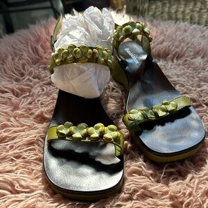 Enzo Angiolini flower Sandals